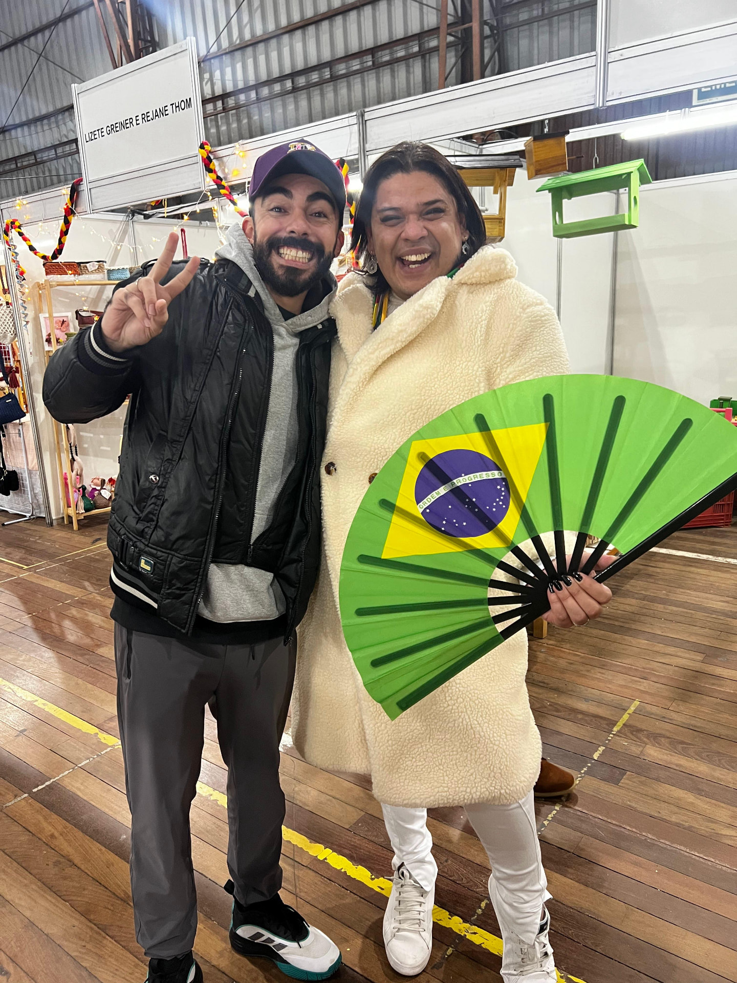 Feira de artesanato · encontro com apoiadores