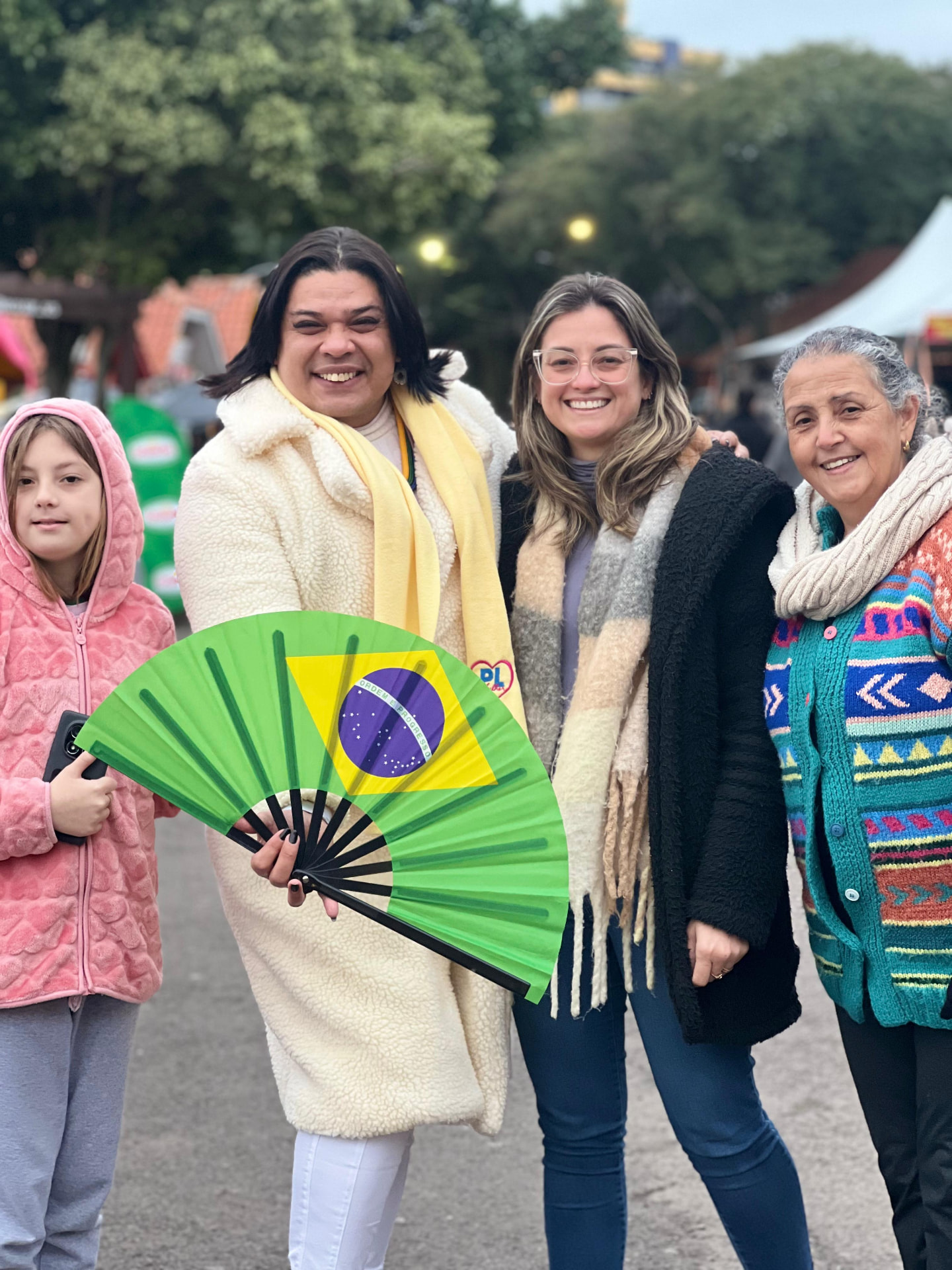Três gerações de mulheres na feira